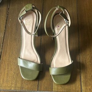 Delicious brand olive green ankle strap block heel sandals size 6.5